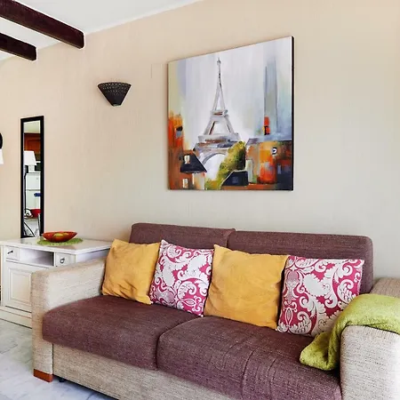 Luminoso Apartamento Muy Cerca De La Playa, Netflix, Wifi, Aacc, Parking Appartement