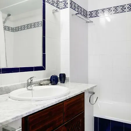 Luminoso Apartamento Muy Cerca De La Playa, Netflix, Wifi, Aacc, Parking Torrevieja