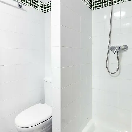 Luminoso Apartamento Muy Cerca De La Playa, Netflix, Wifi, Aacc, Parking Apartment *