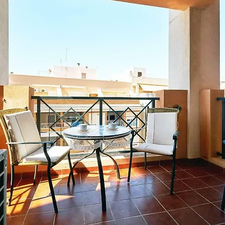 Luminoso Apartamento Muy Cerca De La Playa, Netflix, Wifi, Aacc, Parking * Torrevieja