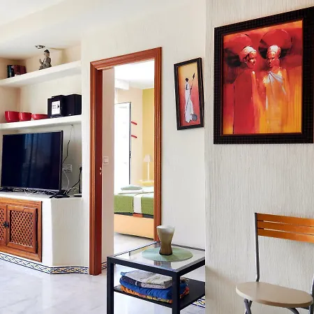 Luminoso Apartamento Muy Cerca De La Playa, Netflix, Wifi, Aacc, Parking *